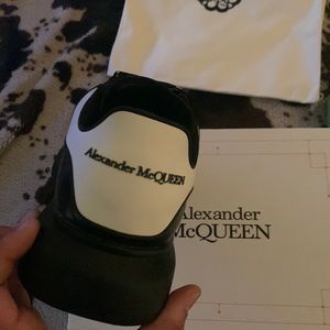 Alexander McQueens Oversized sneakers